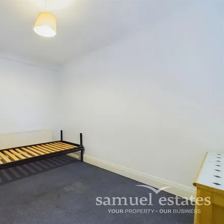 Image 4 - Christopher Wren Yard, 113-119 High Street, London, CR0 1QG, United Kingdom - Apartment for rent