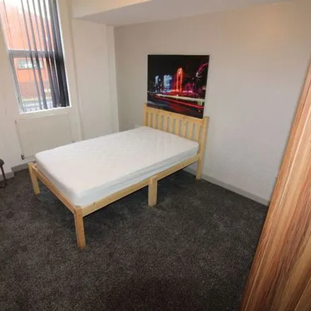 Rent this 5 bed apartment on University of Central Lancashire in Simpson Street, Preston