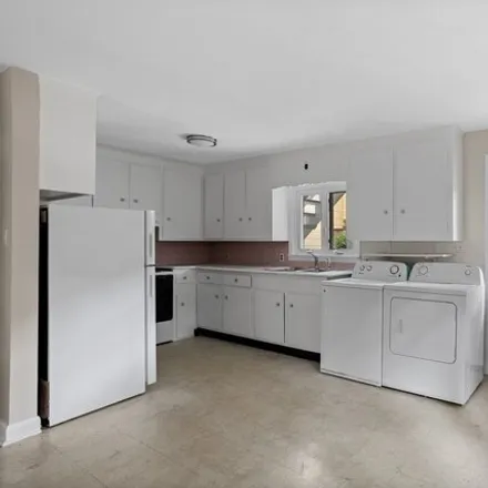 Image 7 - 74 Cushing Street, Cambridge, MA 20478, USA - Apartment for rent