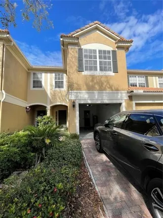 Rent this 3 bed townhouse on 6473 Ranelagh Drive in MetroWest, Orlando