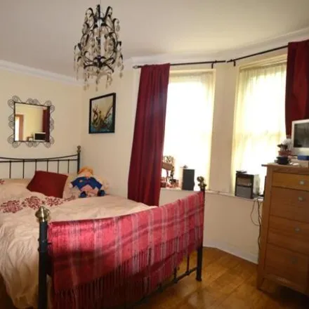 Image 5 - Camborne Road, London, SM2 6RF, United Kingdom - Apartment for sale
