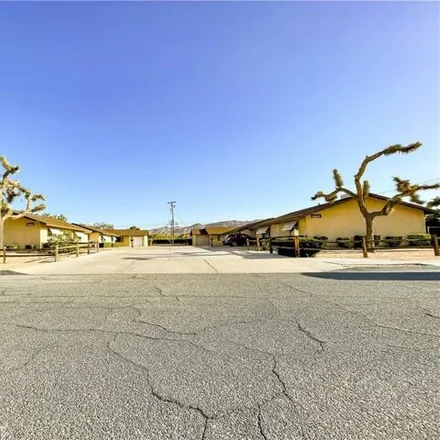 Image 4 - 61943 Plaza Road, Joshua Tree, CA 92252, USA - House for sale