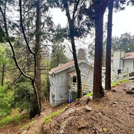 Rent this 3 bed house on 25096 Valle Drive in Arrowhead Highlands, Crestline