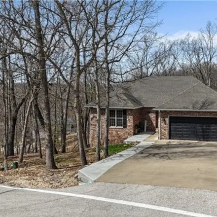 Image 3 - 1056 West Cambridge Drive, Village of Four Seasons, Camden County, MO 65049, USA - House for sale