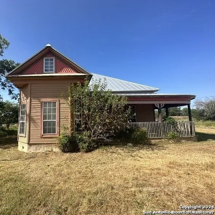 Image 1 - 311 East Miller Street, Dilley, TX 78017, USA - House for sale