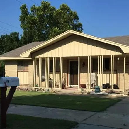 Buy this 3 bed house on 3514 South 116th East Avenue in Tulsa, OK 74146