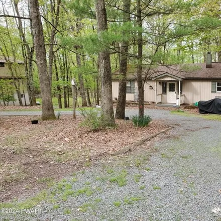 Image 3 - 107 Cherry Hill Circle, Fawn Lake Forest, Lackawaxen Township, PA 18428, USA - House for rent