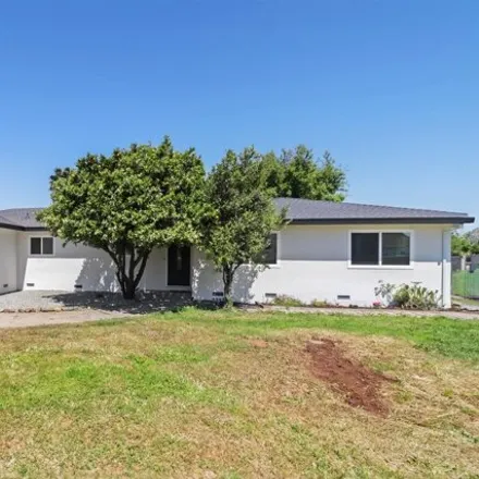 Buy this 4 bed house on Kingdom Hall of Jehovahs Witnesses in Lemon Hill Avenue, Sacramento