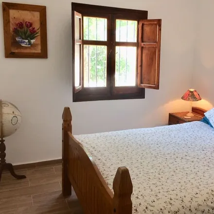 Rent this 3 bed house on 29610 Ojén