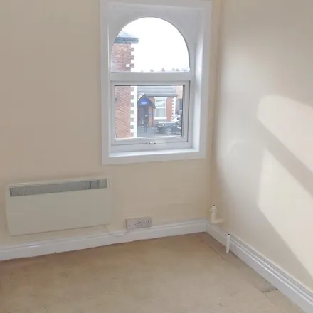 Image 4 - 159 Nantwich Road, Crewe, CW2 6DF, United Kingdom - Apartment for rent