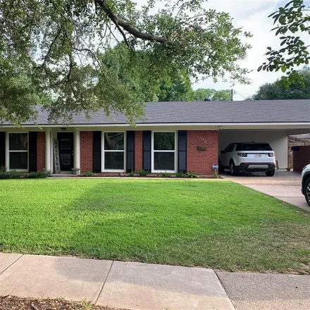 Buy this 4 bed house on 1930 Bayou Drive in Shreveport, LA 71105