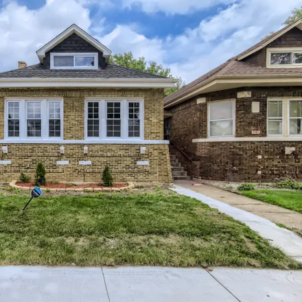 Buy this 4 bed house on 8221 South Kenwood Avenue in Chicago, IL 60619