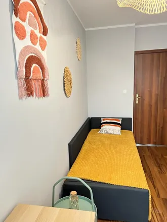 Rent this 3 bed room on Strzałowa 2 in 61-847 Poznań, Poland