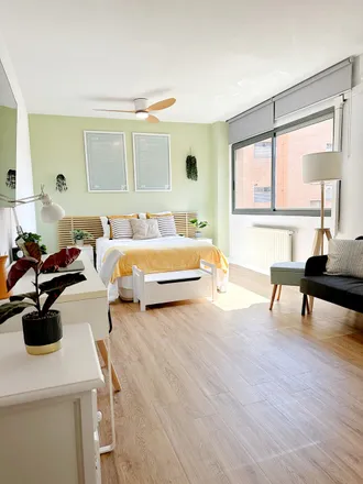 Rent this 1 bed room on Calle del Golfo de Salónica in 62, 28033 Madrid