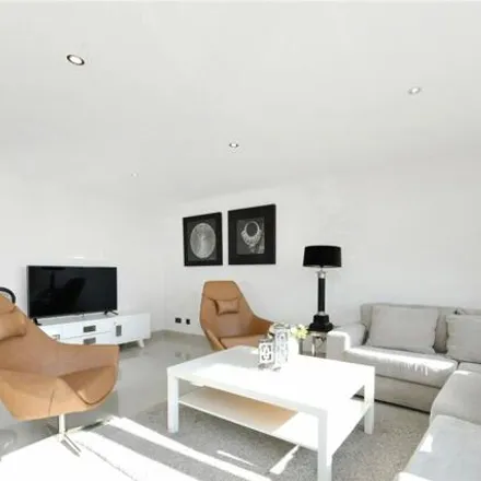 Image 7 - Cresta House, Swiss Terrace, London, NW6 4RR, United Kingdom - Room for rent
