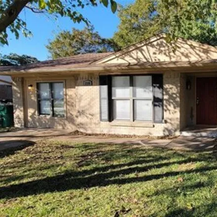 Image 2 - 3100 Lark Street, Mineral Heights, Greenville, TX 75402, USA - House for rent