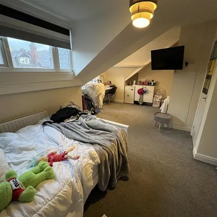 Image 2 - Manor View, Leeds, LS6 1BU, United Kingdom - Townhouse for rent