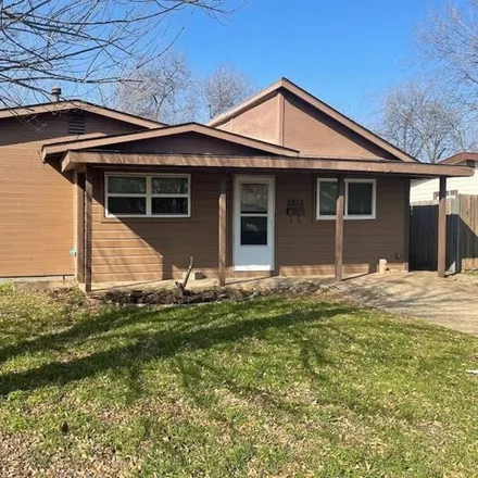Rent this 3 bed house on 2875 Fir Park in Richland Hills, Tarrant County