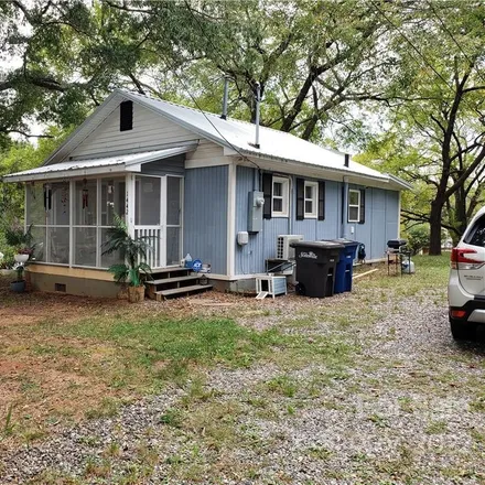 Buy this 2 bed house on 1442 School Street in Statesville, NC 28677