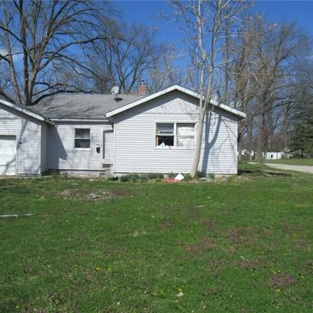 Buy this 2 bed house on 200 East Olive Street in Salem, IL 62881