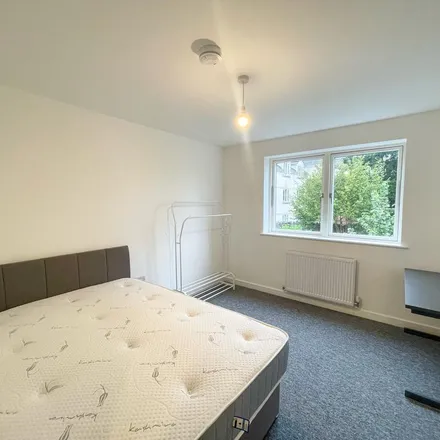 Image 8 - Edgeware Road, Kingswood, BS16 4LZ, United Kingdom - Duplex for rent