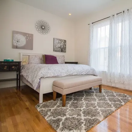 Image 6 - Washington St @ Harvard St, Washington Street, Brookline, MA 02445, USA - Apartment for rent