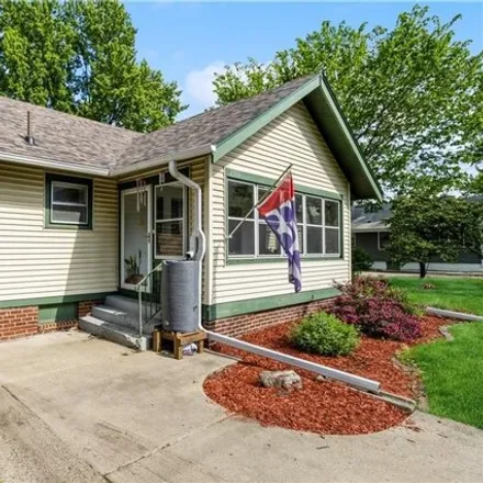 Buy this 3 bed house on 2523 Beaver Avenue in Des Moines, IA 50310