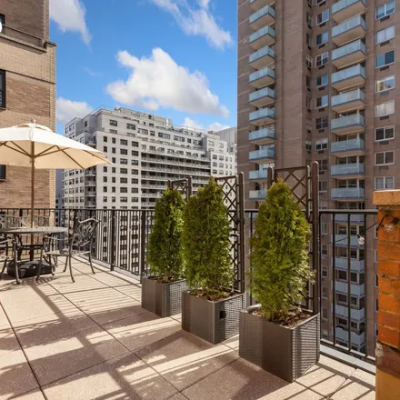 Rent this 1 bed apartment on 235 East 87th Street in New York, NY 10128