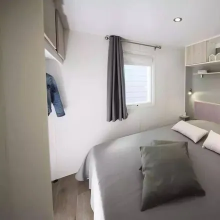 Rent this 3 bed house on 34280 La Grande-Motte