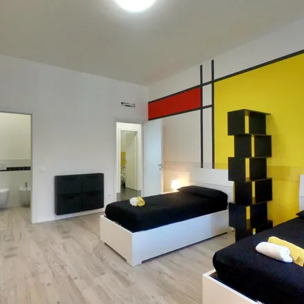 Rent this 5 bed room on Via Luigi Pasteur in 16, 20127 Milan MI