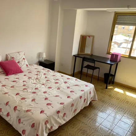 Rent this 5 bed room on Carrer de Pere Patrici Mey in 46019 Valencia, Spain