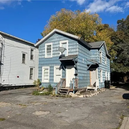 Buy this 4 bed house on 510 Highland Street in City of Syracuse, NY 13203