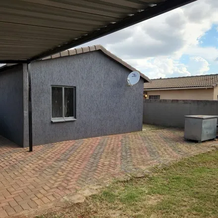 Image 4 - Wild Chestnut Street, Protea Glen, Soweto, 1861, South Africa - Apartment for rent