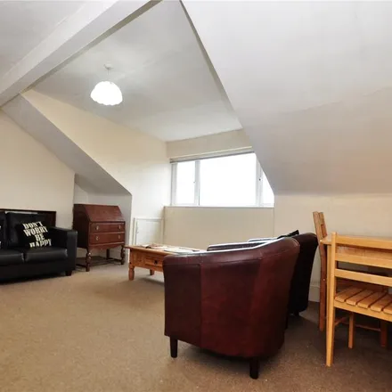 Image 5 - Church of Our Lady of the Rosary, Gresham Road, Spelthorne, TW18 2FD, United Kingdom - Apartment for rent