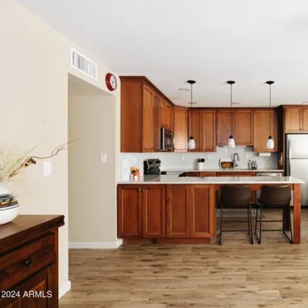 Image 1 - North 56th Street, Phoenix, AZ 85018, USA - Apartment for sale