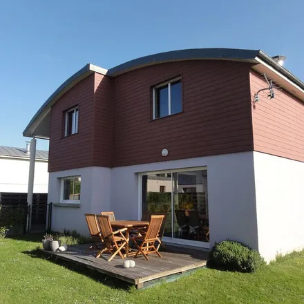 Rent this 6 bed apartment on 1 Route de Darnétal in 76230 Bois-Guillaume, France