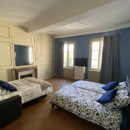 Rent this 2 bed apartment on 89000 Auxerre