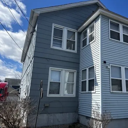 Buy this 8 bed house on 28;30 Glenham Street in Springfield, MA 01104