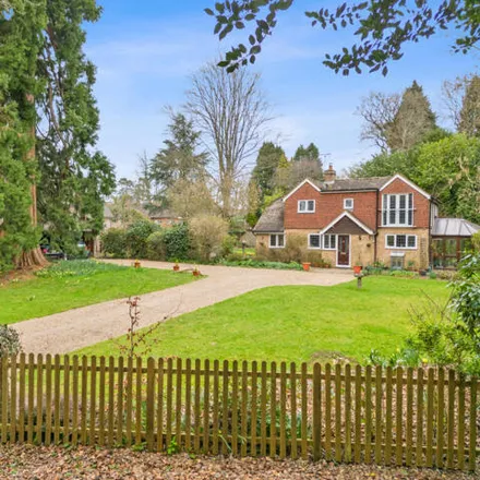 Buy this 3 bed house on Copthorne Common in Copthorne, West Sussex