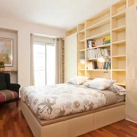 Rent this 3 bed apartment on Carrer d'Amigó in 17, 08001 Barcelona