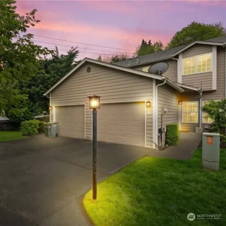 Buy this 2 bed townhouse on unnamed road in Meeker, Puyallup