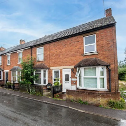 Image 1 - Willow Road, Aylesbury, HP19 9NL, United Kingdom - Townhouse for sale