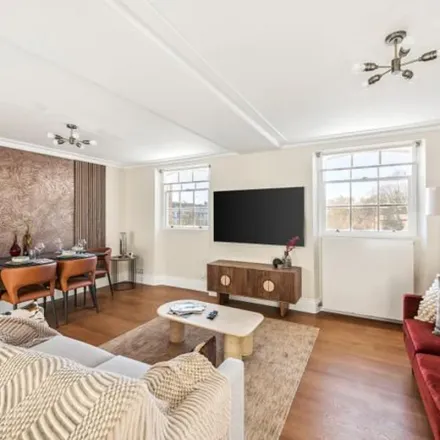 Rent this 3 bed apartment on 75 Onslow Square in London, SW7 3LR