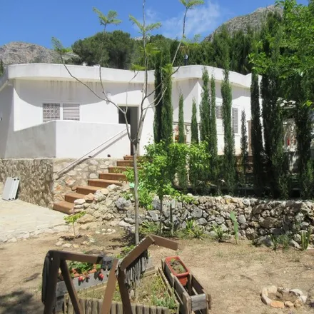 Buy this 3 bed house on La Drova