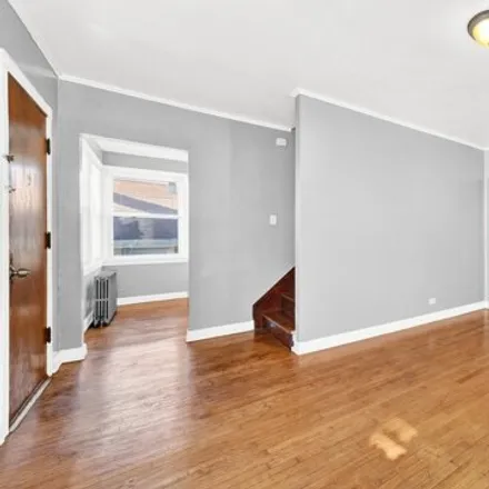 Image 4 - 2321 East 92nd Street, Chicago, IL 60617, USA - House for sale