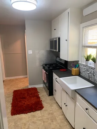 Rent this 1 bed condo on 1814 W Summit