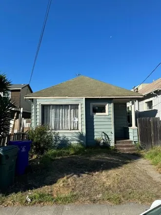 Buy this 3 bed house on 121 Marina Way in Richmond, CA 94875