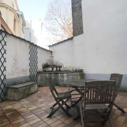 Rent this 2 bed apartment on Spectrum in Rue des Cultes - Eredienststraat, 1000 Brussels