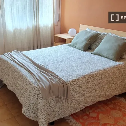 Rent this 5 bed room on Carrer de Sardenya in 373, 08001 Barcelona