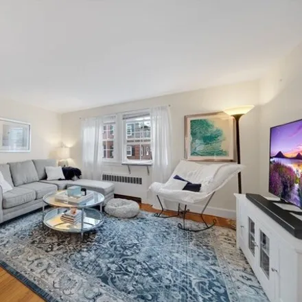 Image 1 - 932 Massachusetts Avenue, Arlington, MA 02476, USA - Apartment for rent